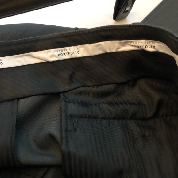 Men 36x32 Perry Ellis Travel Luxe Dress Pants gray - Picture 3 of 5